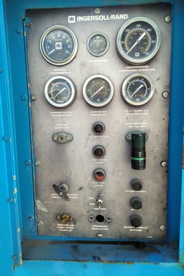 750 cfm, 300 psi, Ingersoll-Rand #XHP750WCAT, portable air compressor, 1990 - Image 7