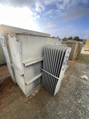 750 KVA 13200GY/7620 Primary, 460Y/265 Secondary, 3 phase, Padmount Transformer - Image 3