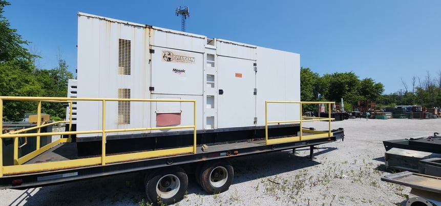 475 KW Perkins Triton, trailer mounted diesel generator, enclosed, 480 Volts, low hours, 2005 - Image 3