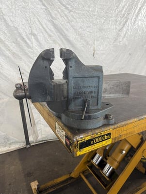 6000 lb. ECOA #HLT, hydraulic lift table, 48" x 64" - Image 4