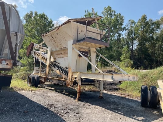 Portable 8' x 11' recycle bin, Gencor, adjustable heavy duty grizzley, adjustable feed gate - Image 1