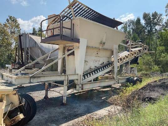 Portable 8' x 11' recycle bin, Gencor, adjustable heavy duty grizzley, adjustable feed gate - Image 2