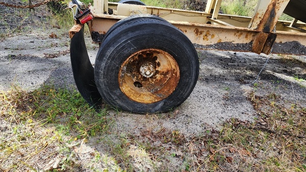 Portable 8' x 11' recycle bin, Gencor, adjustable heavy duty grizzley, adjustable feed gate - Image 8