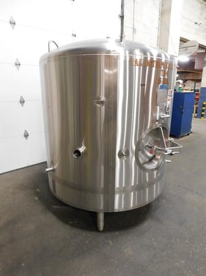 Walker 15 BBL 304 Stainless Steel tank, 15 barrel, 16" x20" manway, 3" side port, (3) 2" top inlets - Image 2