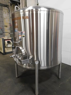 Walker 15 BBL 304 Stainless Steel tank, 15 barrel, 16" x20" manway, 3" side port, (2) 2" top inlets - Image 3
