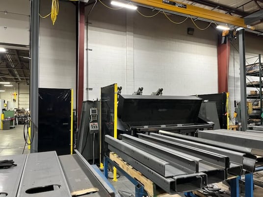 Yaskawa Motoman, EA1400, Triple-Arm Robot Welding Cell, Miller Auto Axcess 450, 2004 - Image 5