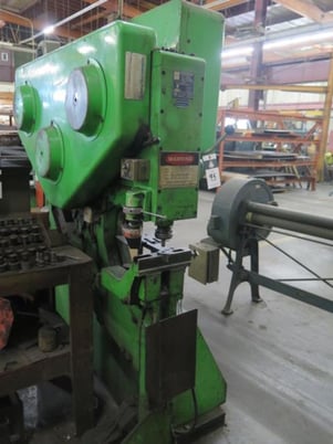 5" x 5" x 1/2" Mubea #KBL-71-5, mechanical ironworker, 71 ton, 6" angles, 5 hp power - Image 2