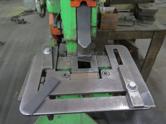 5" x 5" x 1/2" Mubea #KBL-71-5, mechanical ironworker, 71 ton, 6" angles, 5 hp power - Image 3