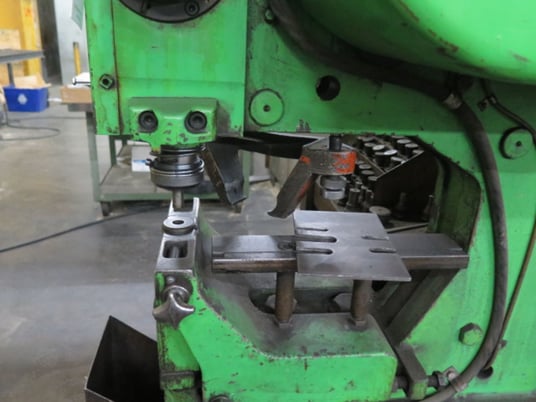 5" x 5" x 1/2" Mubea #KBL-71-5, mechanical ironworker, 71 ton, 6" angles, 5 hp power - Image 6