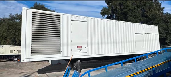 1250 KW Baldor #IDLC1250-2M, trailer mounted, Tier 2, sound attenuated enclosure, 277/480 Volts, 1410 hours - Image 2