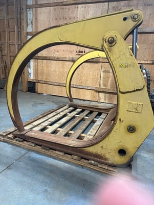 Caterpillar #980, K & M log grapple forks, low use - Image 3
