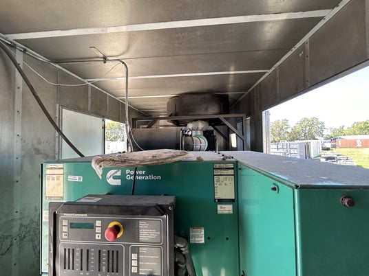 600 KW Cummins #DQCA, diesel generator set, 480 Volts, 836 hours, QSK23 engine, EPA Tier 2, weatherproof - Image 9