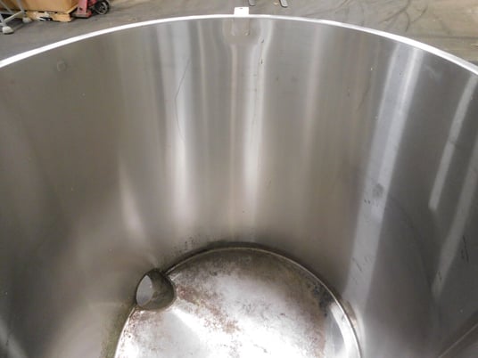 125 gallon 304 Stainless Steel open top tank, 33" diameter, 36" straight wall, 6" outlet - Image 7