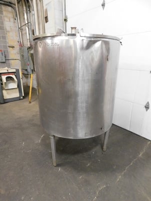 200 gallon 304 Stainless Steel open top tank, 39" diameter, 41" straight wall, 3" outlet, with lids - Image 3