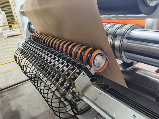 SRC Systems #72TDW, 2-drum winder, 53" rewind diameter, shaftless floor pick up unwind - Image 3