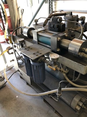 Flow #Mach-2-1313B, waterjet cutting system, 4' X, 4' Y, 7" Z, 60000 psi, 30 HP, 30SA-60 pump, 2012 - Image 3