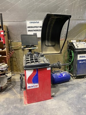 Frontline, Tire Balancing Machine with wheel mount adapters - Image 1