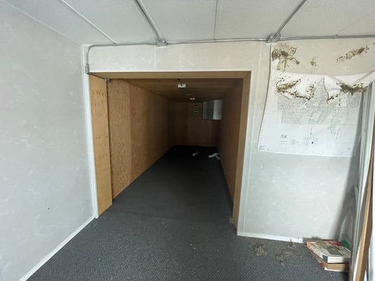 40' x 8' x 8' Office Building with attachments, heated, 1999 - Image 9