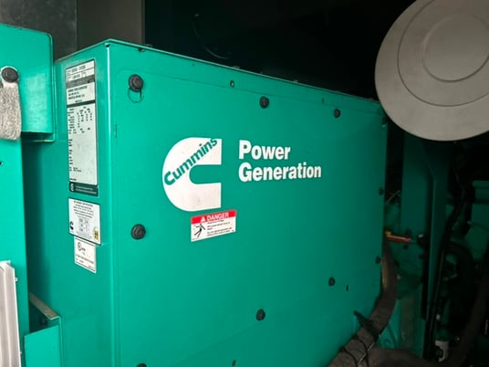 1000 KW Cummins #DQFAD, power module, Tier 2, sound attenuated enclosure, 277/480 Volts, 26 hours, 2013, Call - Image 6