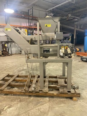 16" wide x 6' long, Meyer #VFII/SF-18-6, SN2132, Stainless Steel Vibratory Feed Conveyor & Hopper, 6" deep - Image 4