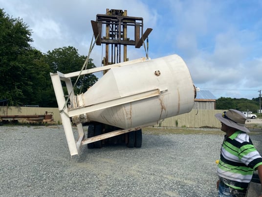 300 cu.ft., Storage Bin, carbon steel, w/36" bin activator, 90" dia. x 96" straight side bin, 12" dia. outlet - Image 5