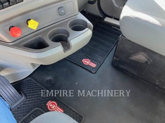 Kenworth (Obsolete) T680, On Highway Truck Engine, 473829 hours, S/N: 1XKYD49X4KJ257677, 2019 - Image 6