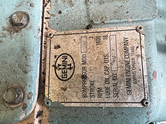 95 HP Geminis #M302, reciprocating compressor, 2-stage, Caterpillar 3304 NG engine, Airtrch cooler, 2000 - Image 4