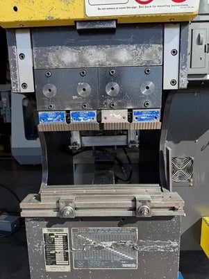20 Ton, Toyokoki #APB-184U, servo electric CNC press brake, 3.93" stroke, pendant Control - Image 5