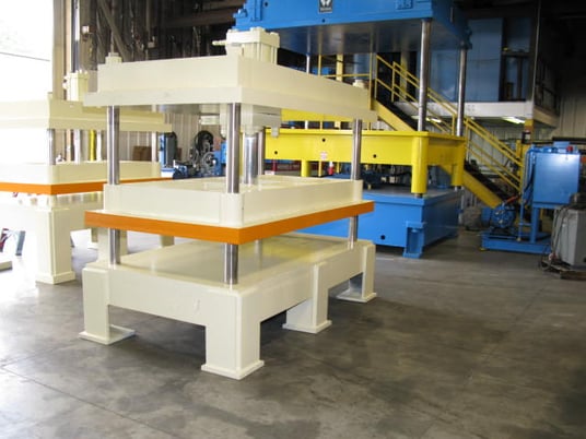 118 Ton, 80" x 54", down-acting, 4-post, 28" daylight, 17.5" stroke, 23" work height, #1857 - Image 2