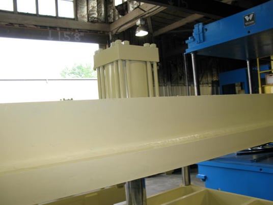 118 Ton, 80" x 54", down-acting, 4-post, 28" daylight, 17.5" stroke, 23" work height, #1857 - Image 3