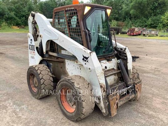 Bobcat A300, Skid Steer Loader, 9814 hours, S/N: 539912121, 2008 - Image 2