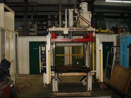 30 Ton, Herman Schwabe #4PHS, 48" x48" bed, 40" daylight, 20" stroke, set up with a pneumatically operated - Image 1