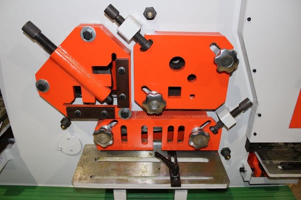 4.72" x 4.72" x 2/4" Hoston #HIW-60, Dual Station Iron Worker, 66 Ton, 3.15" ram stroke, 11.81" throat depth - Image 10