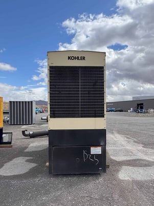 300 KW Kohler #300REOZDD, diesel generator set, weather enclosure, 480 Volts, 3 phase, 360 hours, 2008 - Image 5