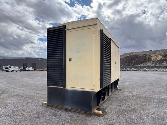 300 KW Kohler #300REOZDD, diesel generator set, weather enclosure, 480 Volts, 3 phase, 360 hours, 2008 - Image 7