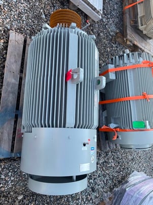 250 HP 1800 RPM Toshiba, Frame N449T (449T), TEFC, roller, 2300 Volts, used nice running take out - Image 2