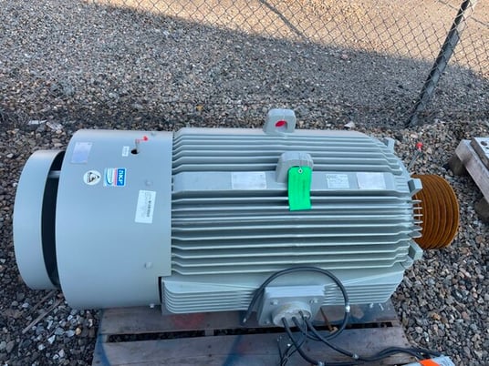 250 HP 1800 RPM Toshiba, Frame N449T (449T), TEFC, roller, 2300 Volts, used nice running take out - Image 3