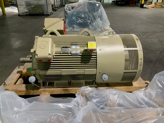 350 HP 1800 RPM General Electric, Frame 5011LL, TEFC, ball, ieee 841, 2300/4000 Volts, q888 new surplus, nice - Image 4