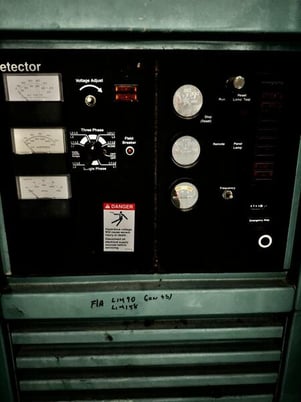 680 KW Cummins #GTA38G3, Natural gas generator, 277/480 Volts, 264 hours, 2004 - Image 4