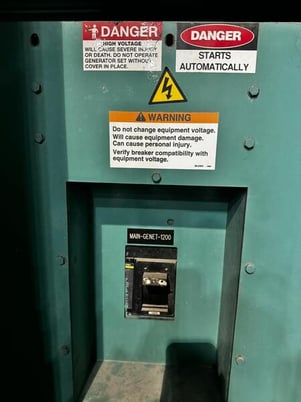 680 KW Cummins #GTA38G3, Natural gas generator, 277/480 Volts, 264 hours, 2004 - Image 8