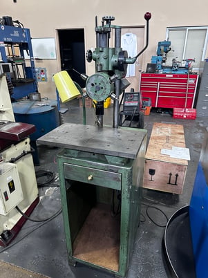 6 Spindle Burgmaster, turret drill, drill chucks, tapping head, automatic indexing turret - Image 6