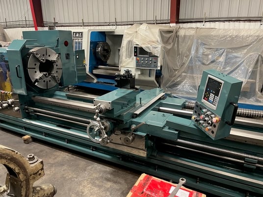 35" x 120" Vantage #PA3512U, 12.5" hole, 400 RPM, 4-jaw 28" chuck, 40 HP, taper, DRO' s, chip conveyor, 2008 - Image 1