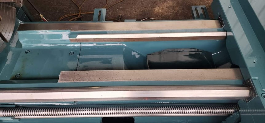 35" x 120" Vantage #PA3512U, 12.5" hole, 400 RPM, 4-jaw 28" chuck, 40 HP, taper, DRO' s, chip conveyor, 2008 - Image 3