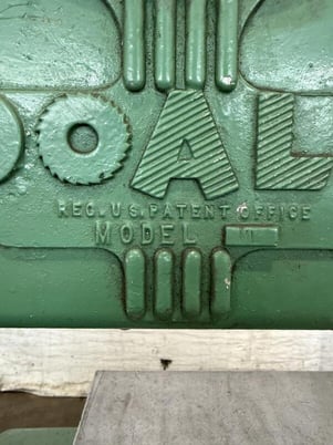 16" DoAll #ML-16, vertical bandsaw, 24" x 24" table, 50-1600 RPM, DBW-10 30 AMP blade welder - Image 8