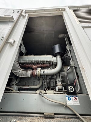 550 KW Mtu Onsite Energy #12V1600B40S, diesel towable rental generator, sound attenuated enclosure, 4410 - Image 10