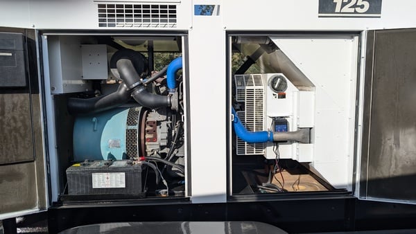 100 KW Multiquip #DCA125USI, portable/rental unit diesel generator, sound attenuated enclosure, 240/480 - Image 3