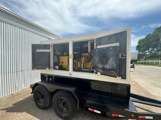 100 KW Caterpillar #XQ100, diesel towable rental generator, sound attenuated enclosure, 208/480 Volts, 2007 - Image 3