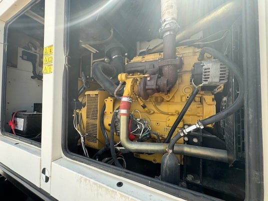 100 KW Caterpillar #XQ100, diesel towable rental generator, sound attenuated enclosure, 208/480 Volts, 2007 - Image 8