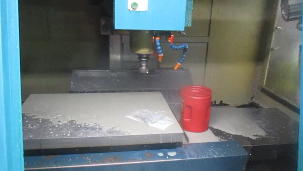 Akira-Seiki #V2AXP, CNC vertical machining center, 20 KVA, 205-235