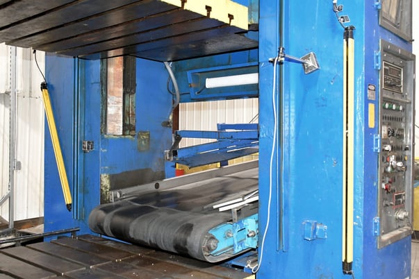 550 Ton, Komatsu #E2F-500, straight side double crank, 11.8" stroke, 33" Shut Height, 9.84" adj., 118.11" - Image 5